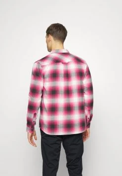Quiksilver NIGHT HIKE - Chemise - Raspberry Sorbet -Quiksilver Soldes 09f82111b97248efb098948a4328c74b