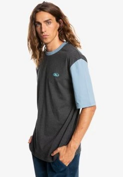 Quiksilver MASTER PLAN TEE - T-shirt Imprimé - Blue 12 Quiksilver MASTER PLAN TEE - T-shirt Imprimé - Blue -Quiksilver Soldes 1b1a75b0d25d4c4fa9ef77f4da434495