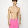 Quiksilver ARCH - Short De Bain - Shocking Pink Solid 2 Quiksilver ARCH - Short De Bain - Shocking Pink Solid -Quiksilver Soldes 39356bd1c317447ebb58184c33665397
