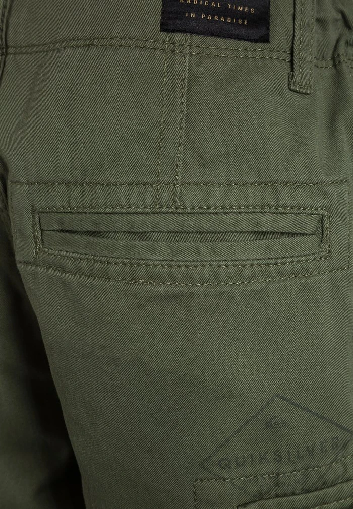 CRUCIAL BATTLE YOUTH - Pantalon cargo - olive Quiksilver CRUCIAL BATTLE YOUTH - Pantalon Cargo - Olive -Quiksilver Soldes 4993d55525134ee0b3040d55687e4050