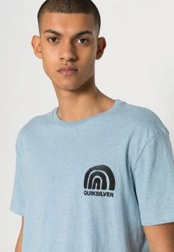 Quiksilver QUIKS GROOVE - T-shirt Imprimé - Faded Denim Heather 11 Quiksilver QUIKS GROOVE - T-shirt Imprimé - Faded Denim Heather -Quiksilver Soldes 5021b34520f340a992c5880d0b21e214