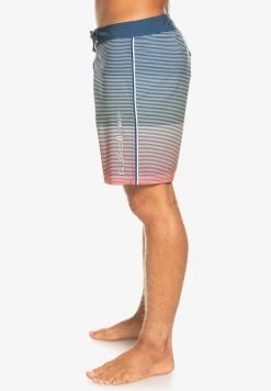 Quiksilver BOARD - Short De Bain - Insignia Blue 8 Quiksilver BOARD - Short De Bain - Insignia Blue -Quiksilver Soldes 5126f798a07c42d8a9e8040880ab7ae7