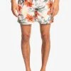 Quiksilver EVERYDAY GARDEN PATH VOLLEY - Short De Bain - Peach Pink -Quiksilver Soldes 51e36db9ad60415e9bf6bb64f2139720