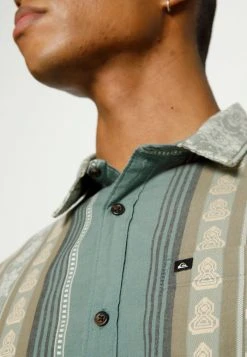 Quiksilver FARNE - Chemise - Seapine Jac 11 Quiksilver FARNE - Chemise - Seapine Jac -Quiksilver Soldes 5e75a814c1ff4b798801a189e68b7b0a