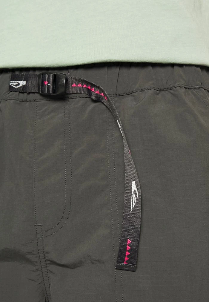 RUN ASHORE - Short de sport - phantom Quiksilver RUN ASHORE - Short De Sport - Phantom -Quiksilver Soldes 791c8e678dc6470cb2cd2e1e6c9cf67f