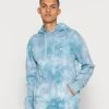 Quiksilver NATURAL TIE DYE - Sweat à Capuche - Airy Blue Cloudy -Quiksilver Soldes 79835d0f75df4b909389bb181ae6a052