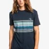 Quiksilver RYTHMIC STRIPE - T-shirt Imprimé - Navy Blazer 2 Quiksilver RYTHMIC STRIPE - T-shirt Imprimé - Navy Blazer -Quiksilver Soldes 7d07dc06a76e42538d90205448fedc82