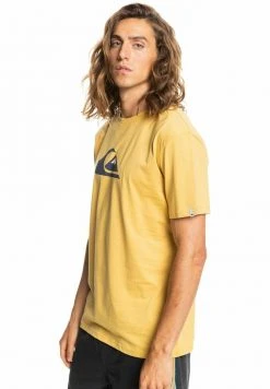 Quiksilver COMP LOGO SS - T-shirt Imprimé - Rattan 5 Quiksilver COMP LOGO SS - T-shirt Imprimé - Rattan -Quiksilver Soldes 90f1399fe1804d5d816c5d3d12607cd4