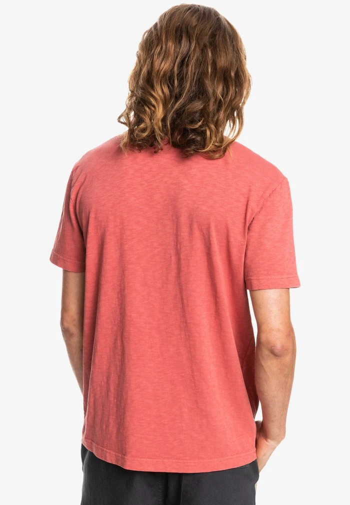 Quiksilver NATURAL DYE -MANCHES COURTES POUR EQY - T-shirt Imprimé - Burnt Ochre 4 Quiksilver NATURAL DYE -MANCHES COURTES POUR EQY - T-shirt Imprimé - Burnt Ochre – Image 2