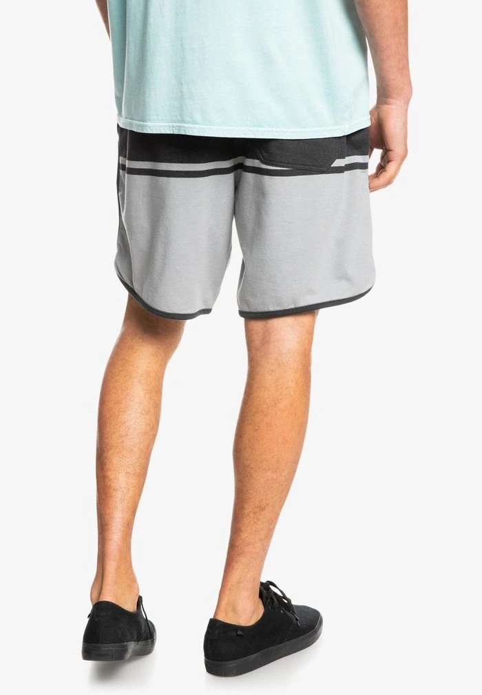 ENGINEERED SCALLOP - Short - black Quiksilver ENGINEERED SCALLOP - Short - Black -Quiksilver Soldes ca43f450de61437c87ca22c6c6400e10