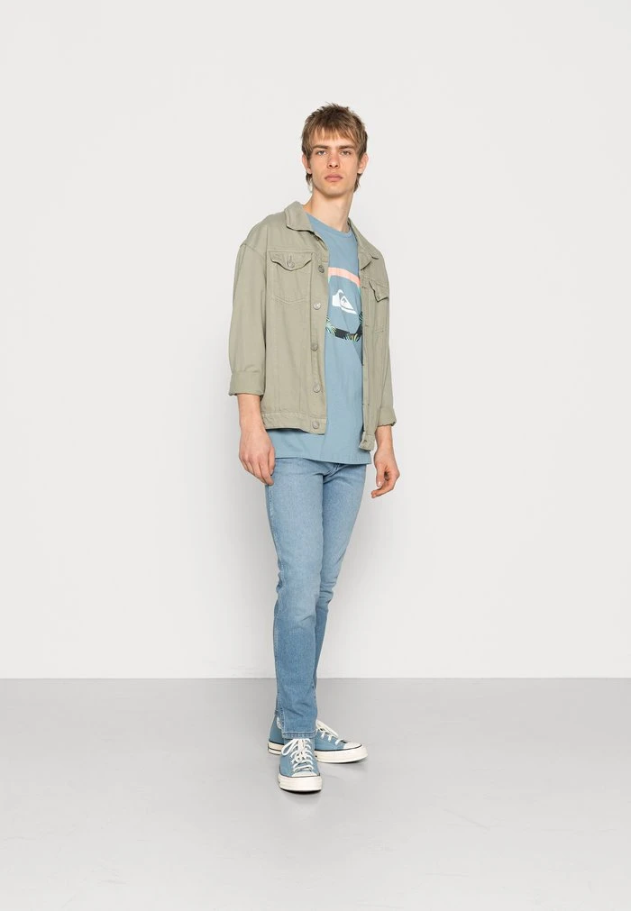 UP RISE - T-shirt imprimé - faded denim Quiksilver UP RISE - T-shirt Imprimé - Faded Denim -Quiksilver Soldes de8bee7ad0274a4498ccd57a83f6086c