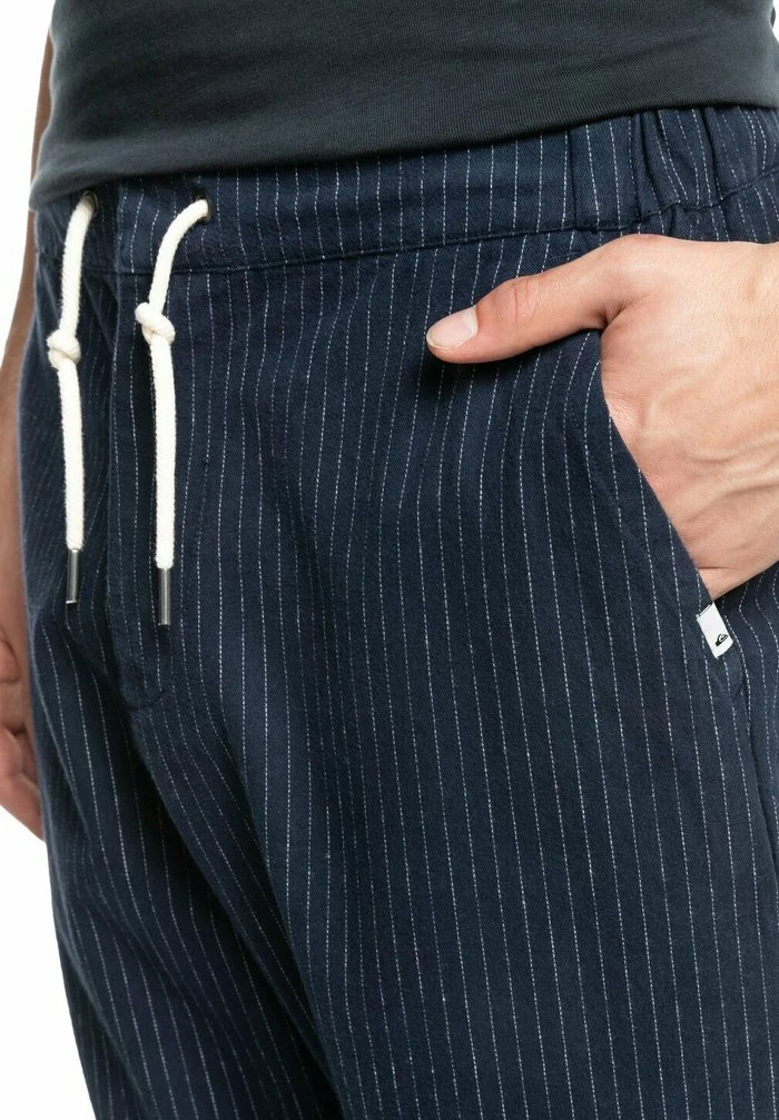 Pantalon classique - navy blazer pinstripe Quiksilver Pantalon Classique - Navy Blazer Pinstripe -Quiksilver Soldes e5b48a3bdbab4407a99774a7384382be