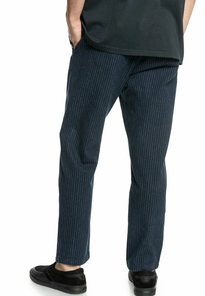 Pantalon classique - navy blazer pinstripe Quiksilver Pantalon Classique - Navy Blazer Pinstripe -Quiksilver Soldes f42b17294a3d4e3ab773e65a40f5292f